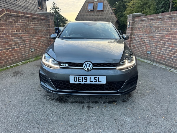 Used Volkswagen Golf 2019 for sale - 75988021: Photo 2