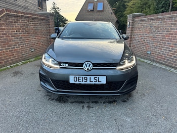 Used Volkswagen Golf 2019 for sale - 75988021: Photo 2