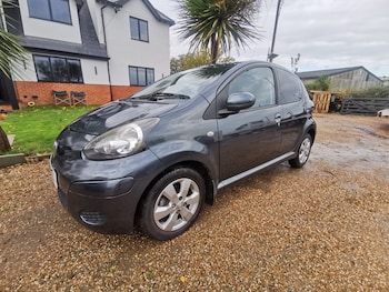 2011 (11) - 1.0 VVT-i Go 5dr