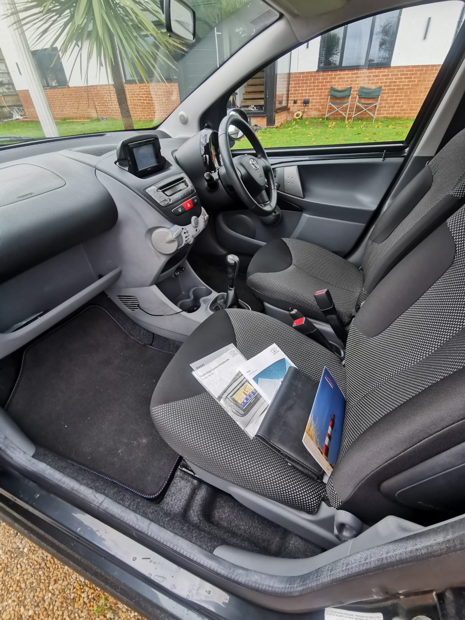 Used Toyota AYGO 2011 for sale - 76436510: Photo 5