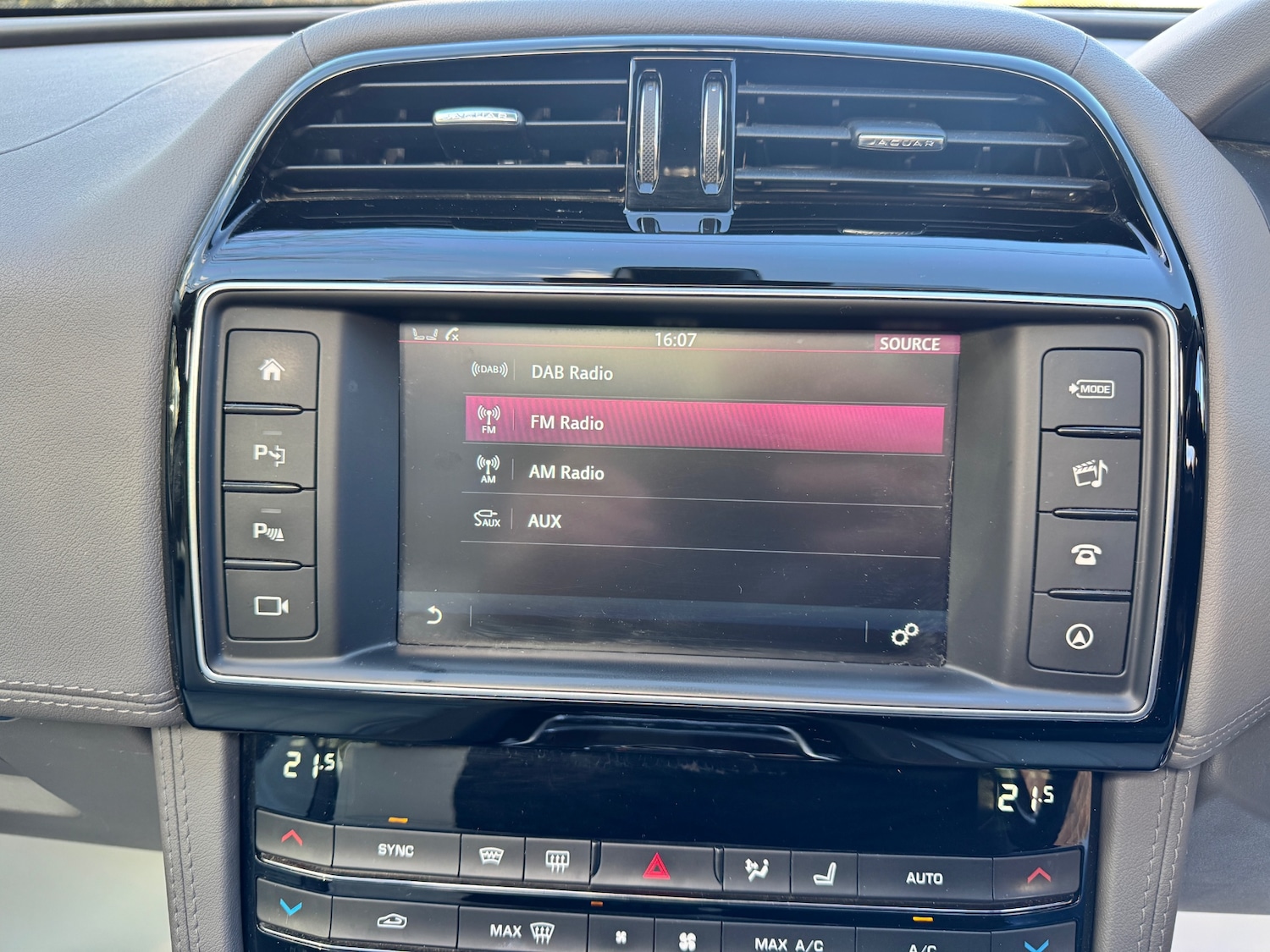 Used Jaguar F-Pace 2016 for sale - 78095635: Photo 24