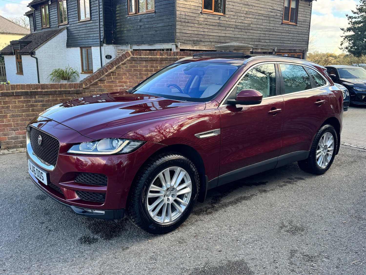 Used Jaguar F-Pace 2016 for sale - 78095635: Photo 4