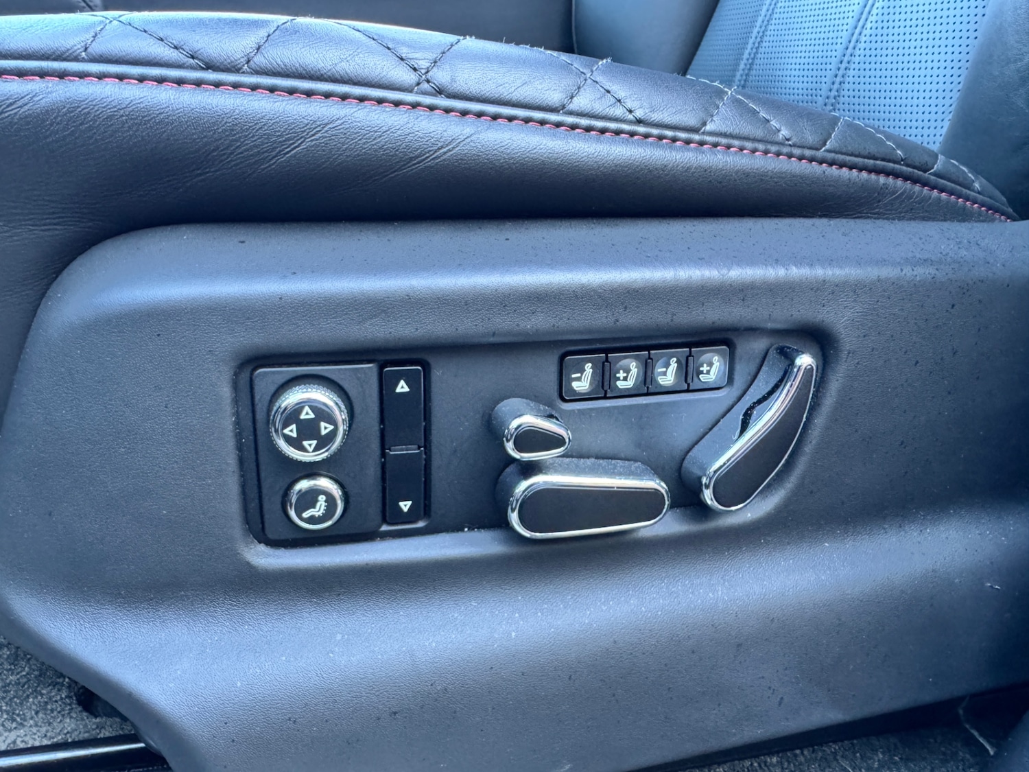 Used Bentley Bentayga 2017 for sale - 77746729: Photo 18