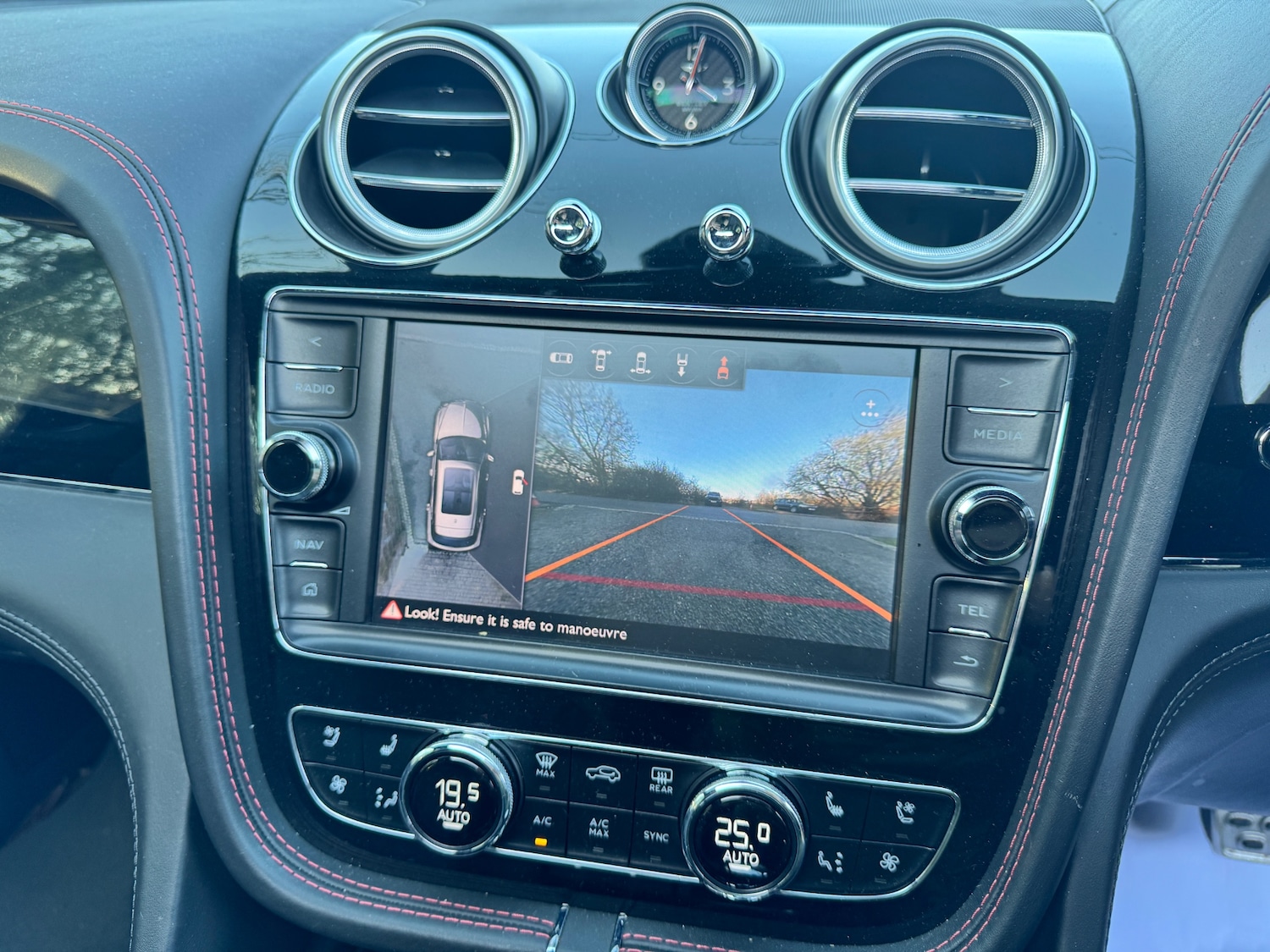 Used Bentley Bentayga 2017 for sale - 77746729: Photo 21