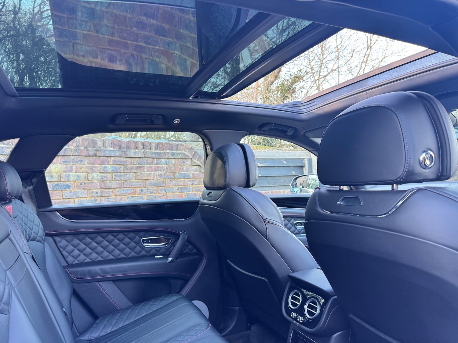 Used Bentley Bentayga 2017 for sale - 77746729: Photo 9