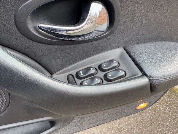 Used Ford Dorchester 2004 for sale - 73645257: Photo 21