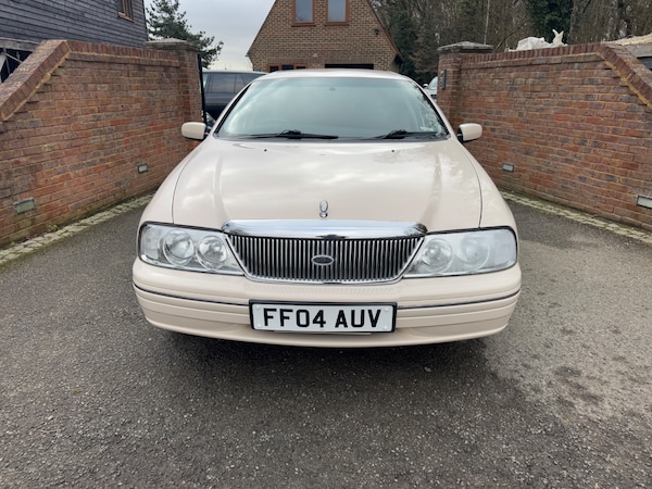 Used Ford Dorchester 2004 for sale - 73645257: Photo 2
