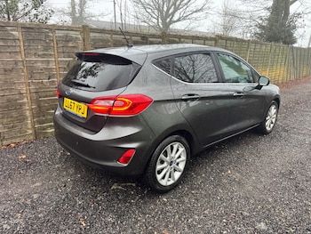 Used Ford Fiesta 2017 for sale - 77129755: Photo