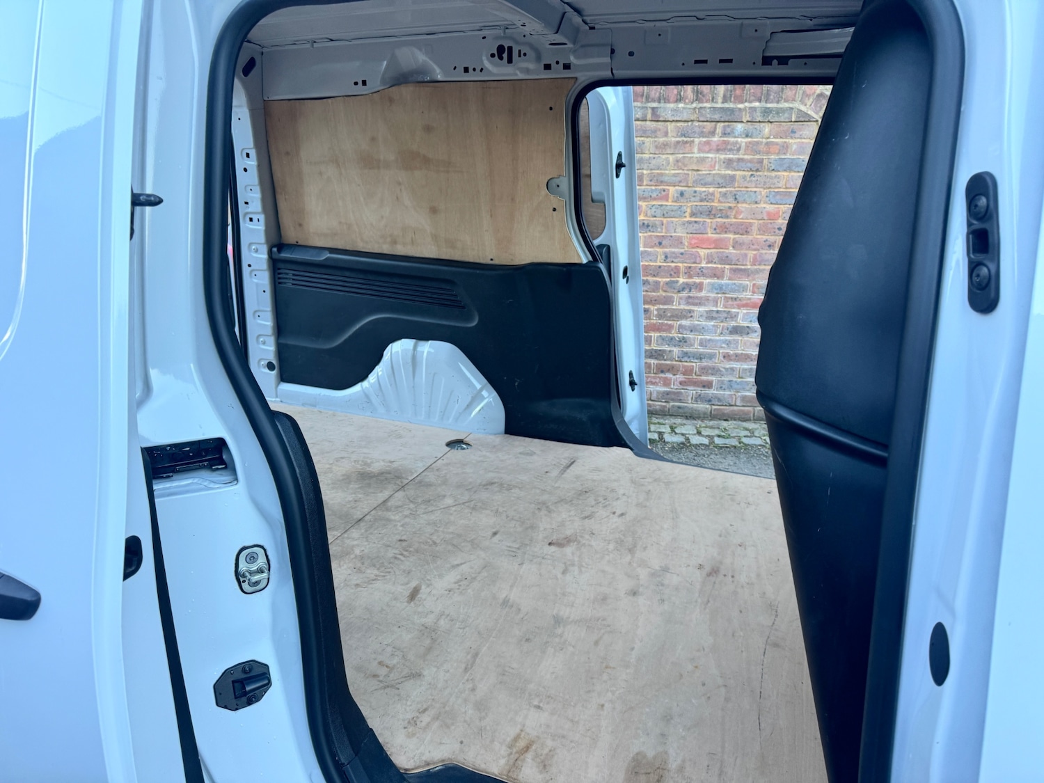 Used Vauxhall Combo 2023 for sale - 77976895: Photo 11