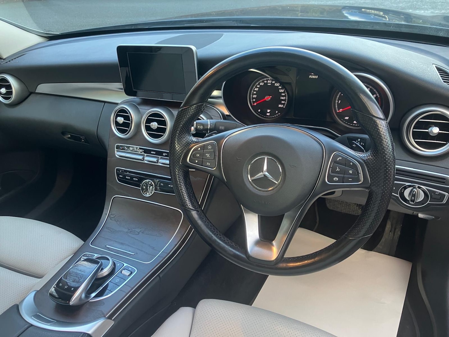 Used Mercedes-Benz C Class 2015 for sale - 76830796: Photo 8