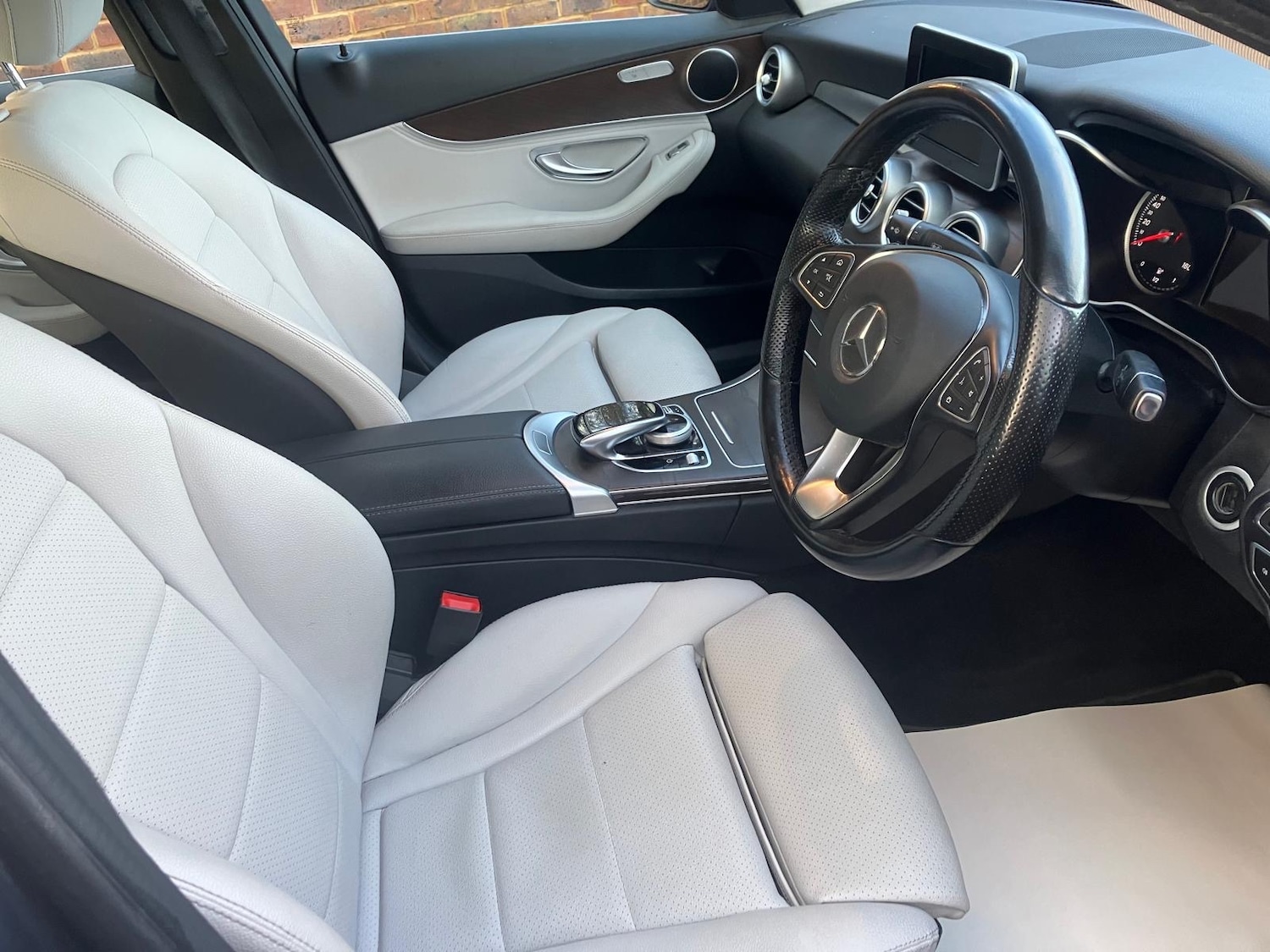 Used Mercedes-Benz C Class 2015 for sale - 76830796: Photo 9