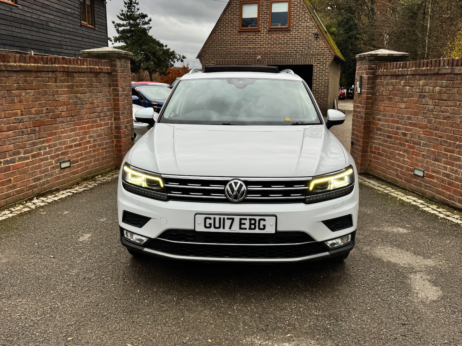 Used Volkswagen Tiguan 2017 for sale - 77930558: Photo 2
