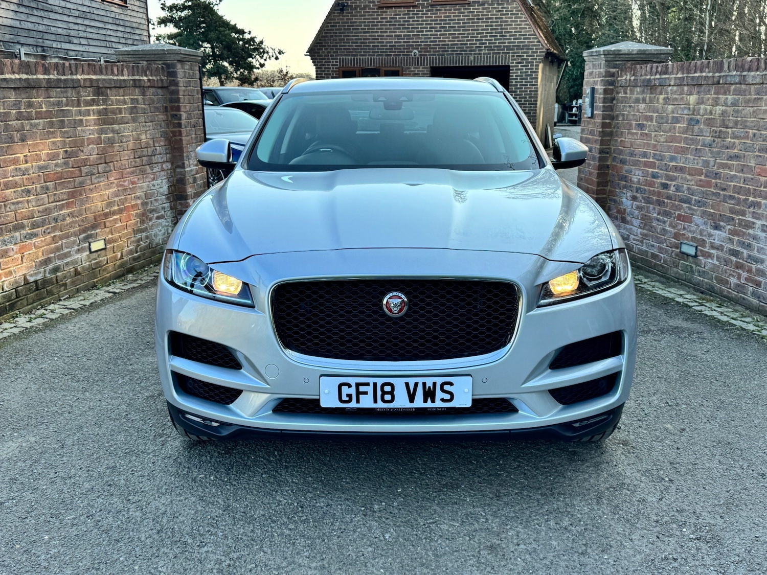 Used Jaguar F-Pace 2018 for sale - 77917810: Photo 2