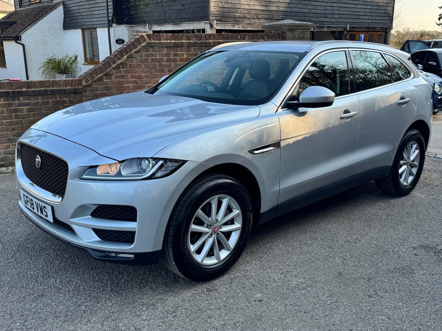 Used Jaguar F-Pace 2018 for sale - 77917810: Photo 3