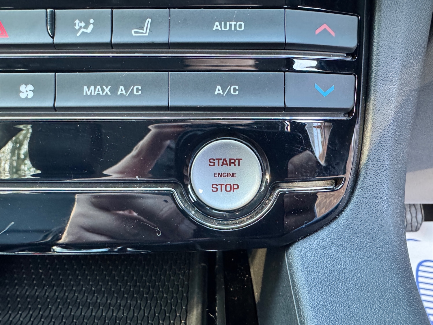 Used Jaguar F-Pace 2018 for sale - 77917810: Photo 32