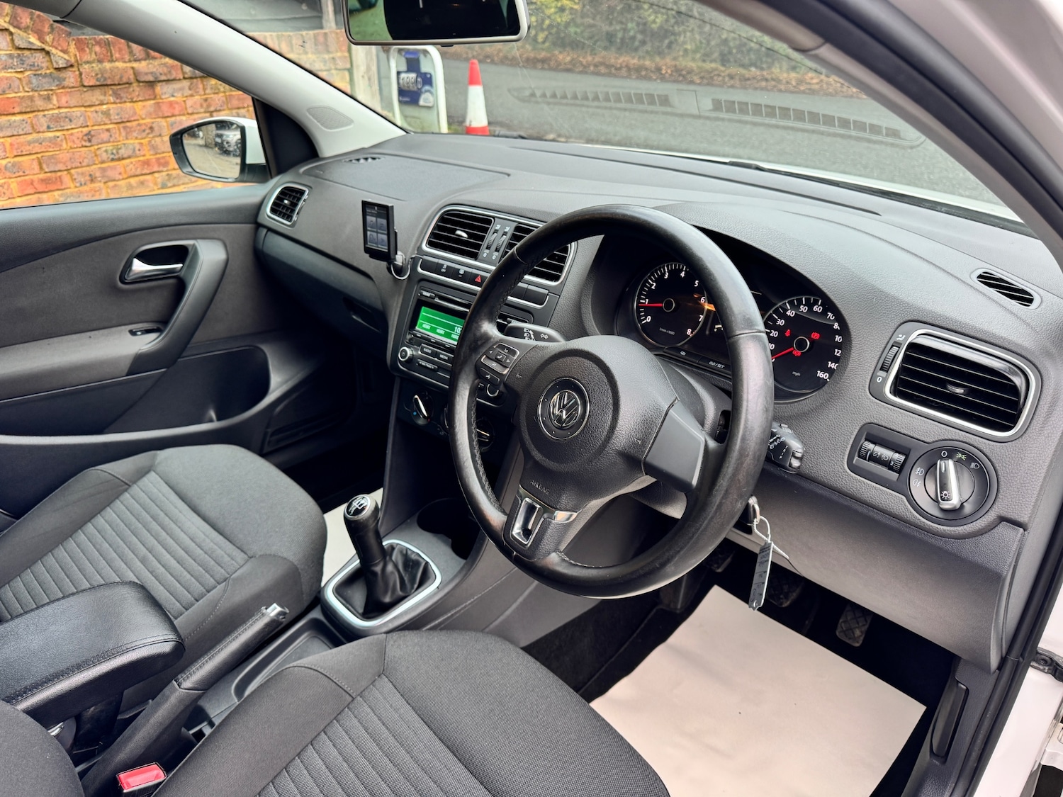 Used Volkswagen Polo 2012 for sale - 76662421: Photo 6