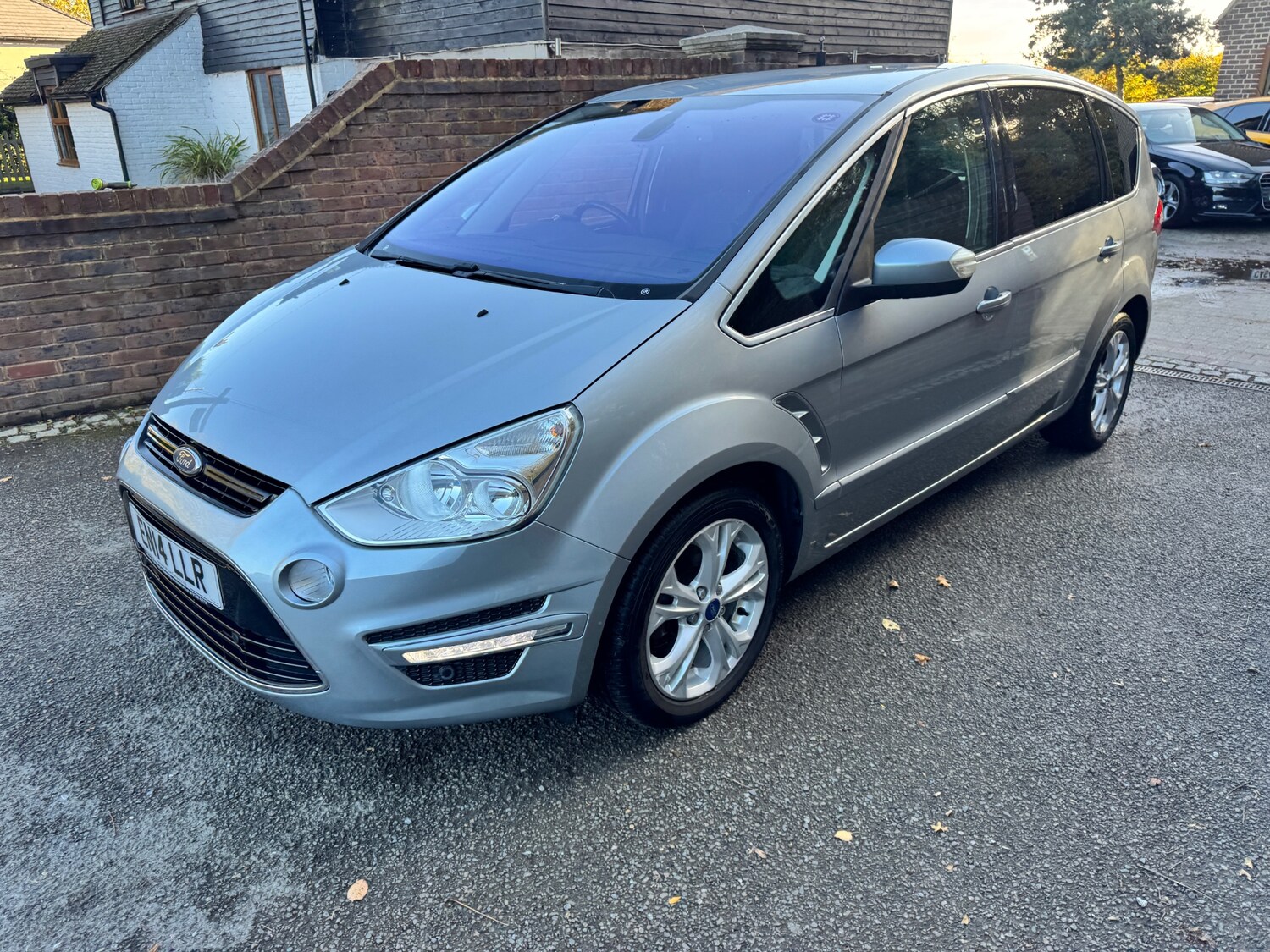 Used Ford S-Max 2014 for sale - 76436585: Photo 14