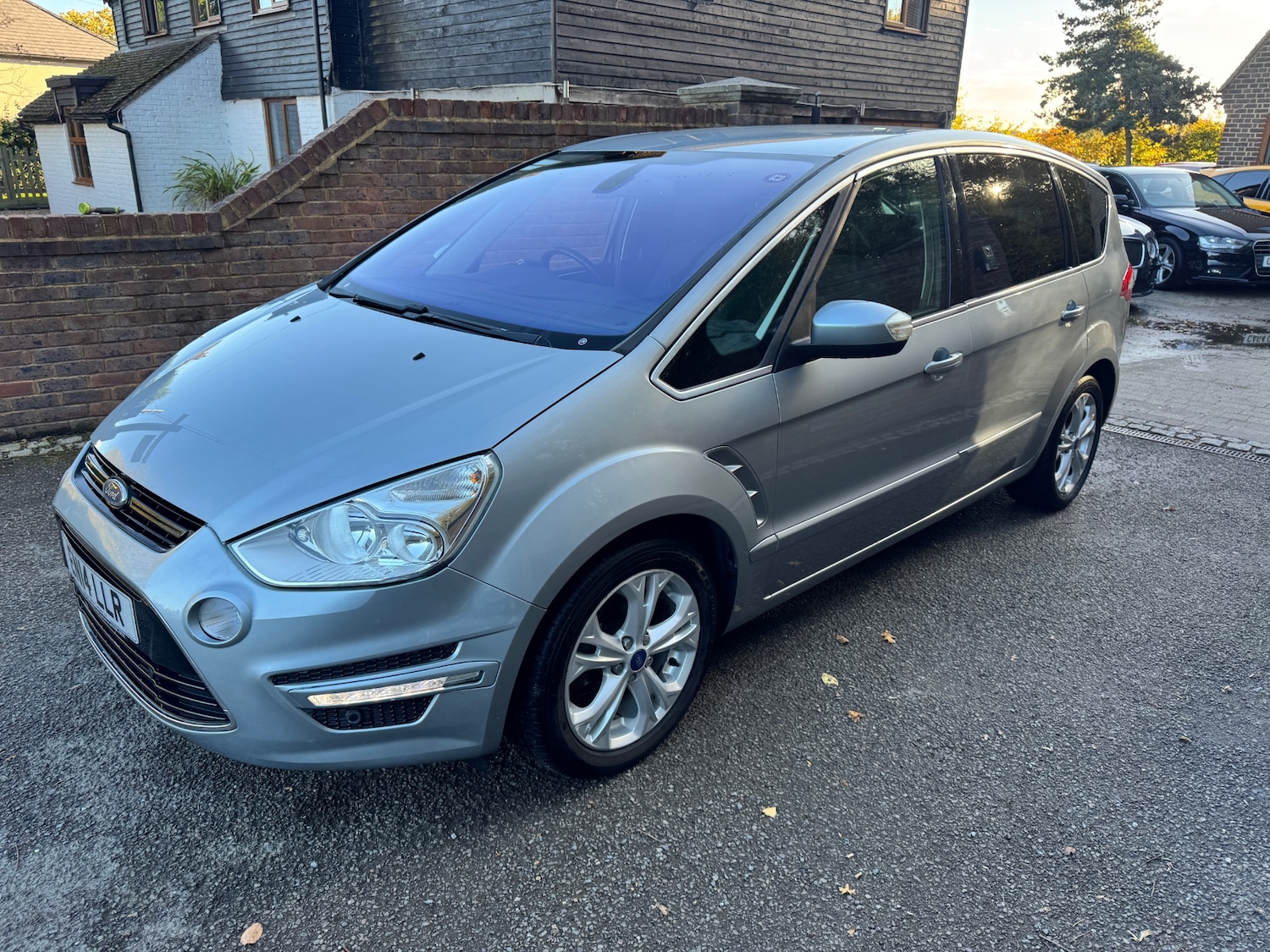 Used Ford S-Max 2014 for sale - 76436585: Photo 3