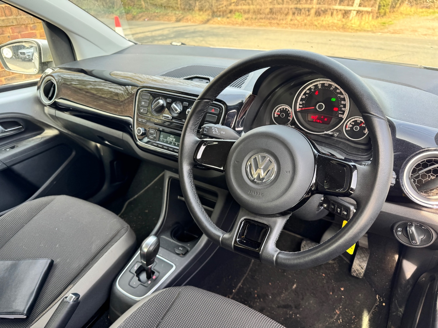 Used Volkswagen up! 2013 for sale - 77963757: Photo 5