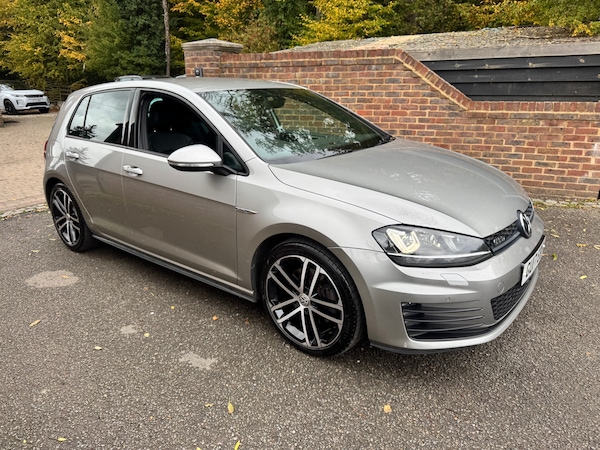 Used Volkswagen Golf 2017 for sale - 76209166: Photo 1