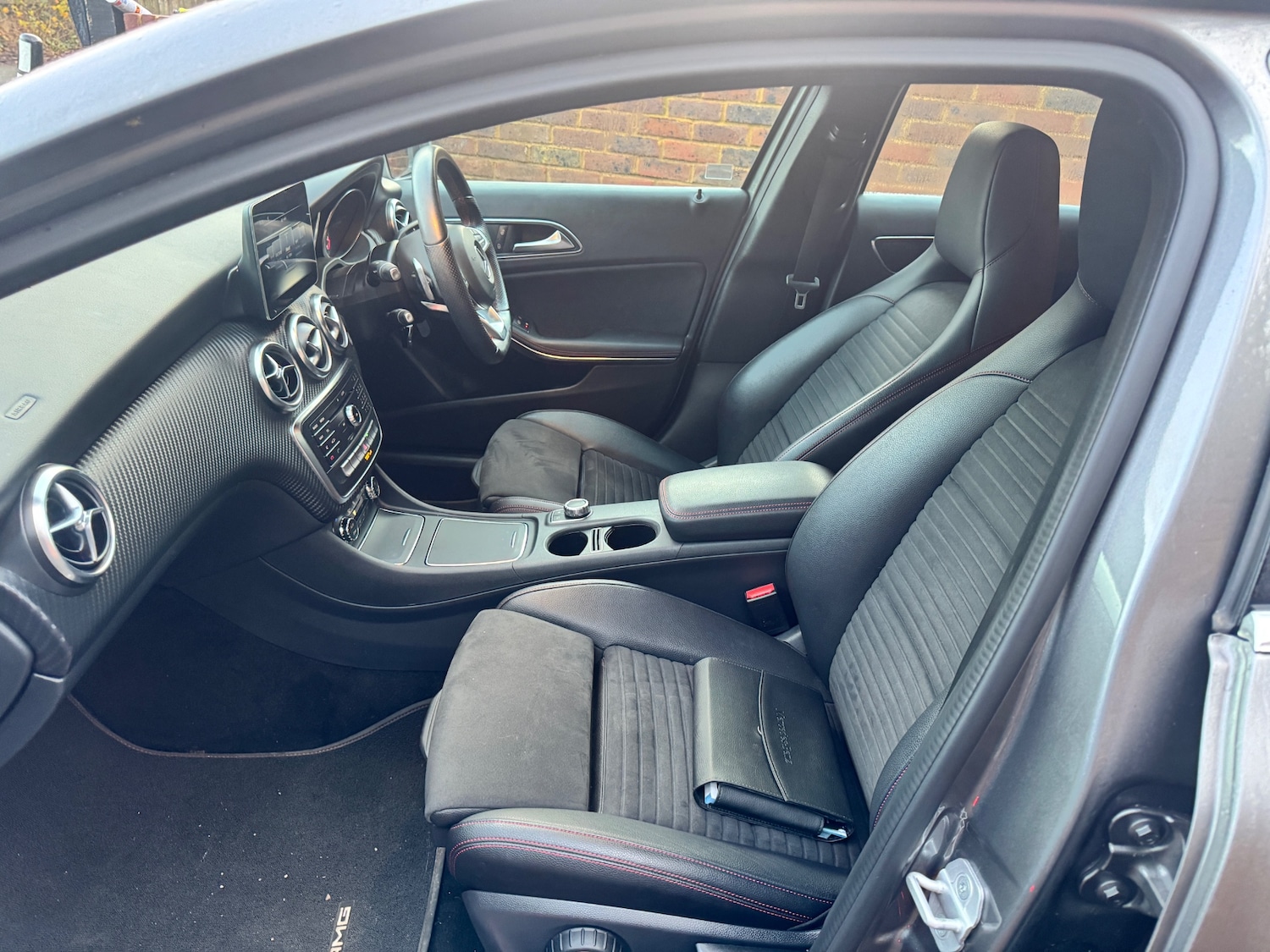 Used Mercedes-Benz A-Class 2017 for sale - 76895037: Photo 4