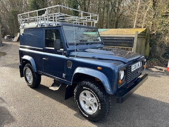 Land Rover - Defender