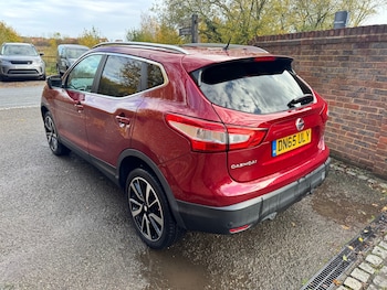 Used Nissan Qashqai 2015 for sale - 76407672: Photo