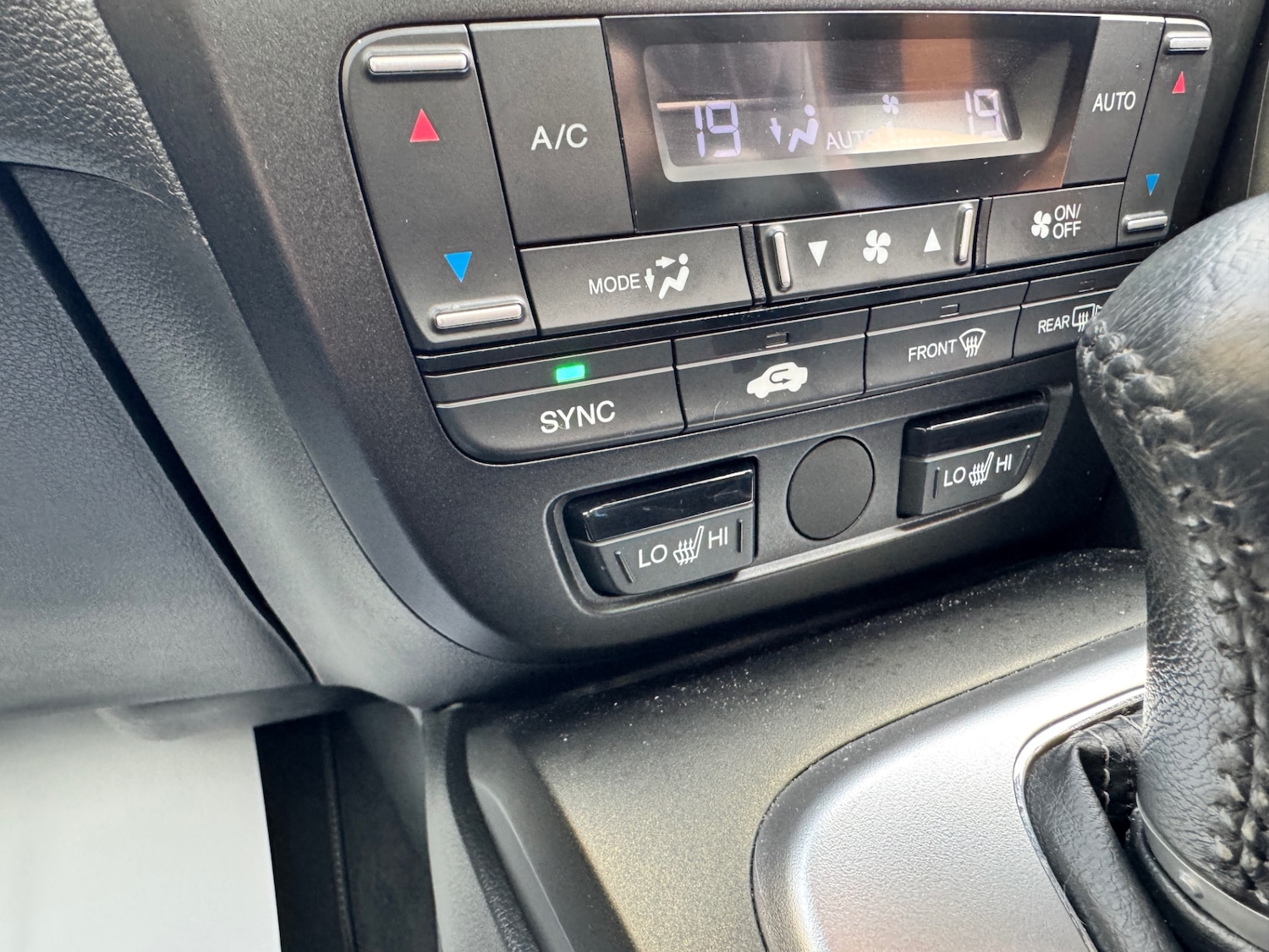 Used Honda Civic 2015 for sale - 76948546: Photo 14