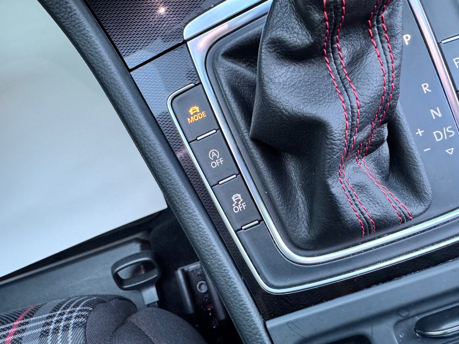 Used Volkswagen Golf 2016 for sale - 76097622: Photo 23