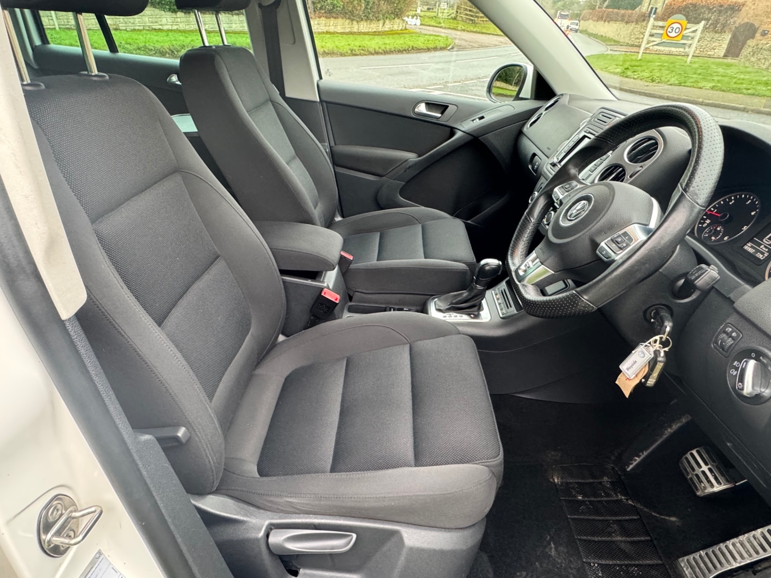 Used Volkswagen Tiguan 2011 for sale - 77137251: Photo 15