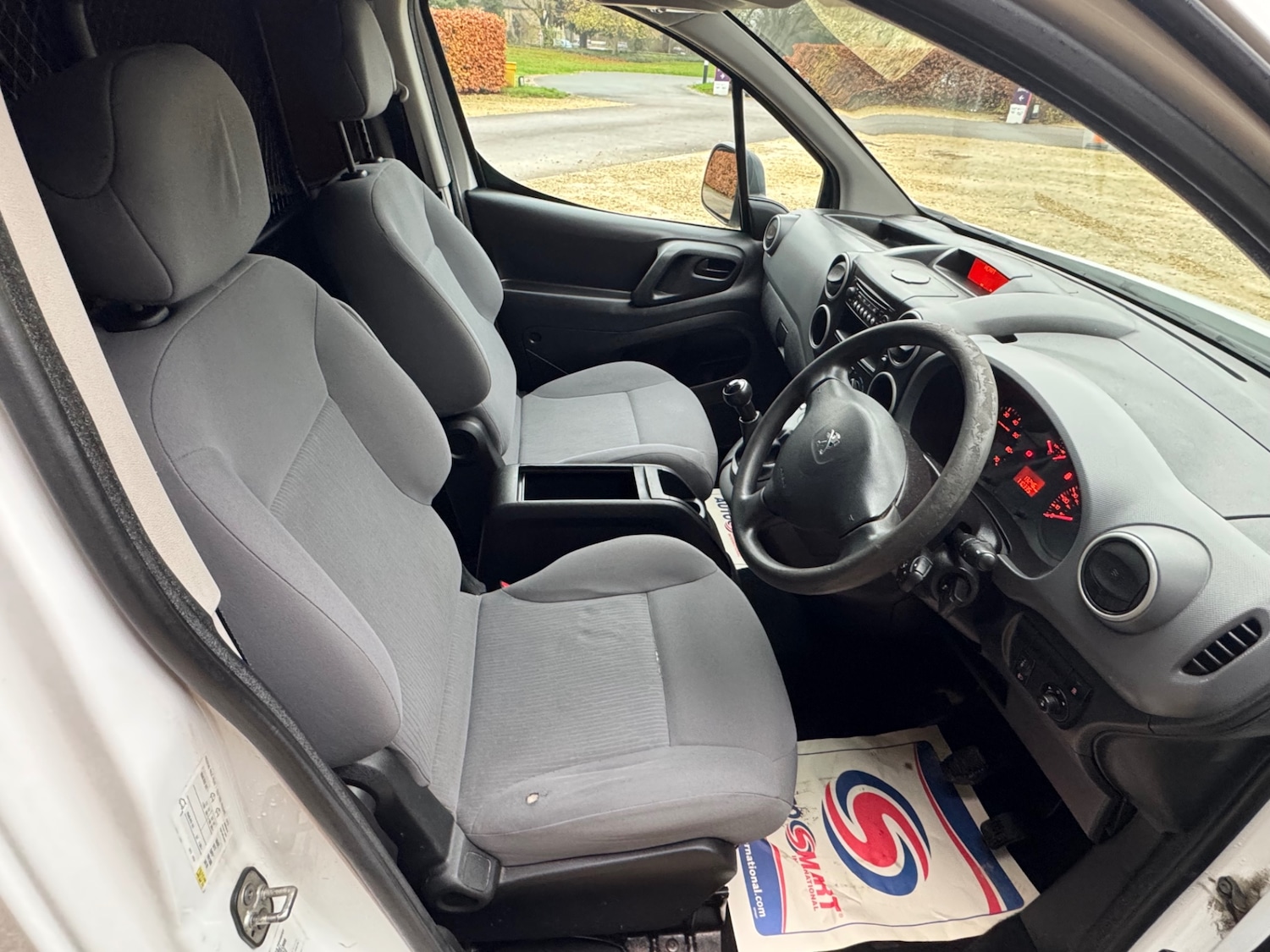 Used Peugeot Partner 2015 for sale - 76649449: Photo 11