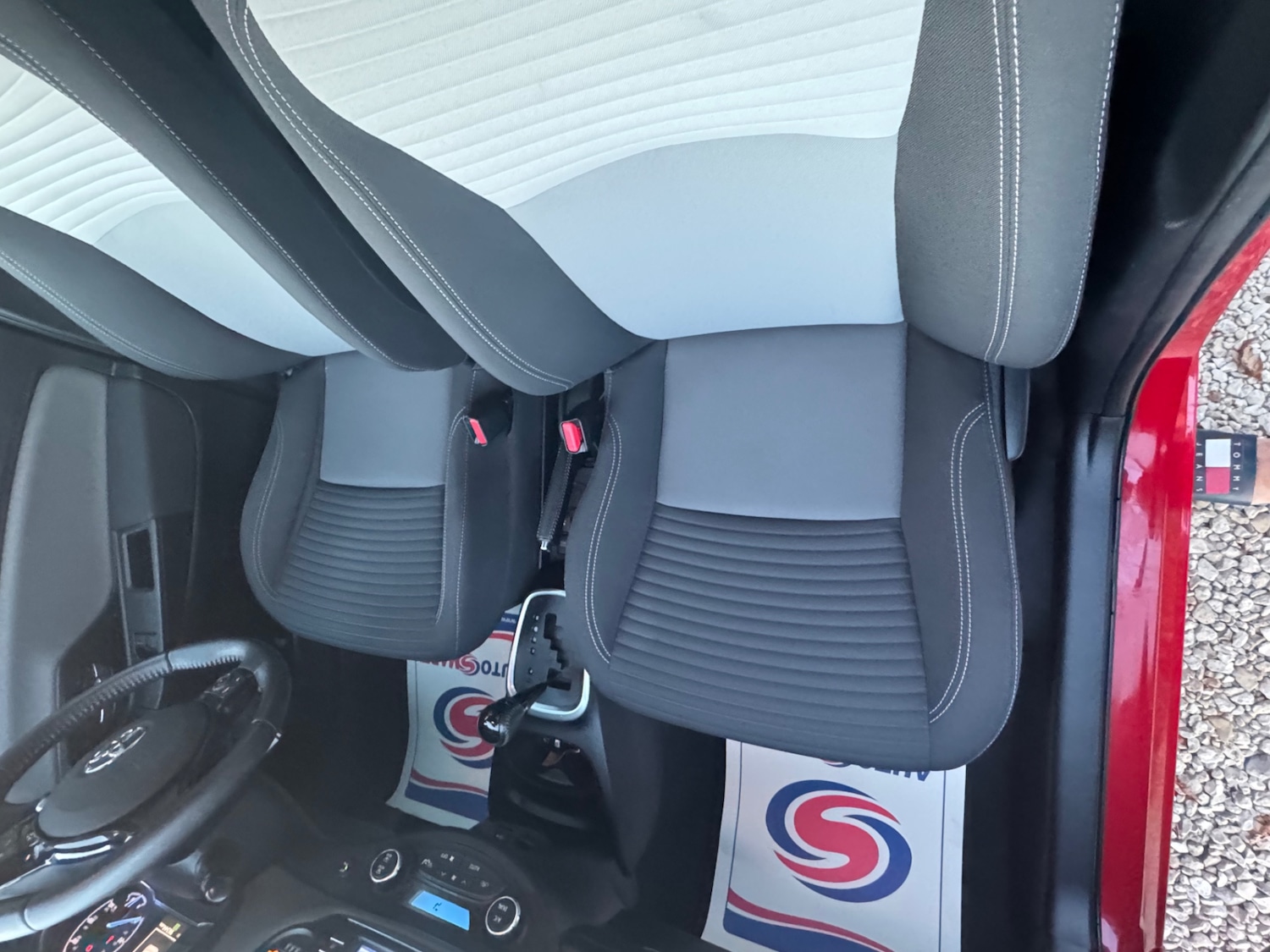 Used Toyota Yaris 2017 for sale - 76120502: Photo 12