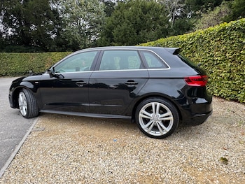 Used Audi A3 2016 for sale - 76022299: Photo 2