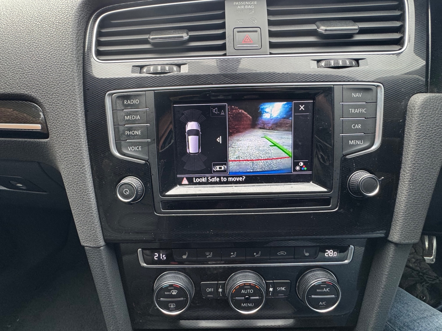 Used Volkswagen Golf 2015 for sale - 77632706: Photo 21