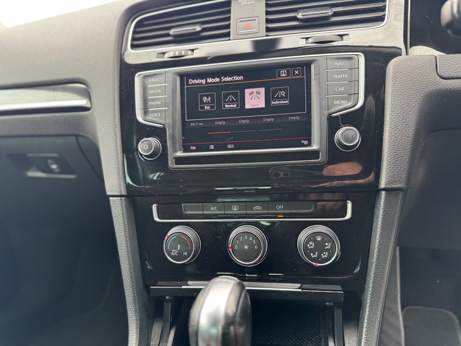 Used Volkswagen Golf 2015 for sale - 78125379: Photo 20