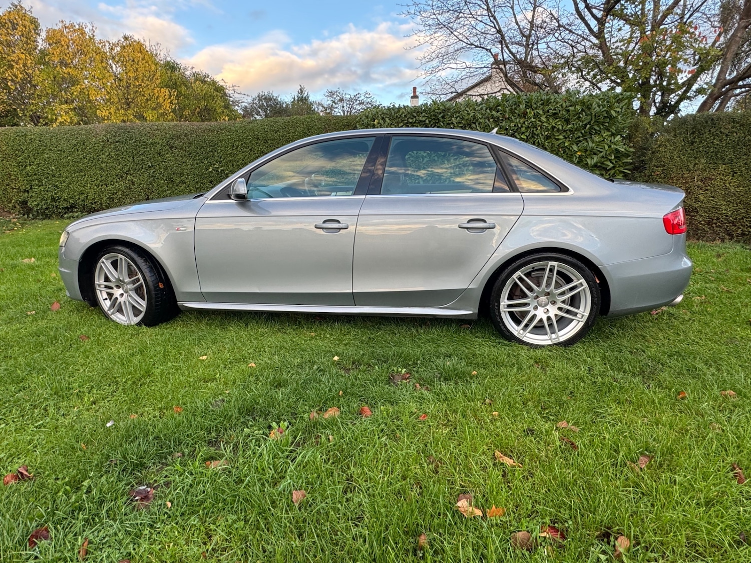 Used Audi A4 2010 for sale - 76339826: Photo 3