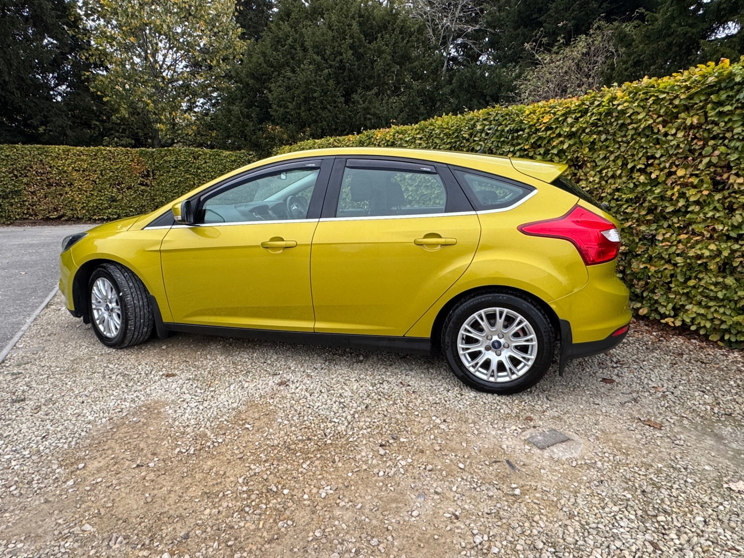 Used Ford Focus 2011 for sale - 76317223: Photo 2