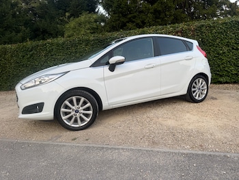 Used Ford Fiesta 2015 for sale - 79156976: Photo