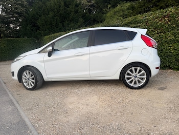 Used Ford Fiesta 2015 for sale - 79156976: Photo