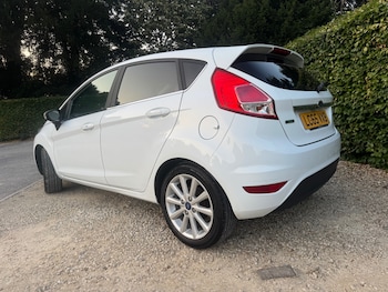 Used Ford Fiesta 2015 for sale - 79156976: Photo