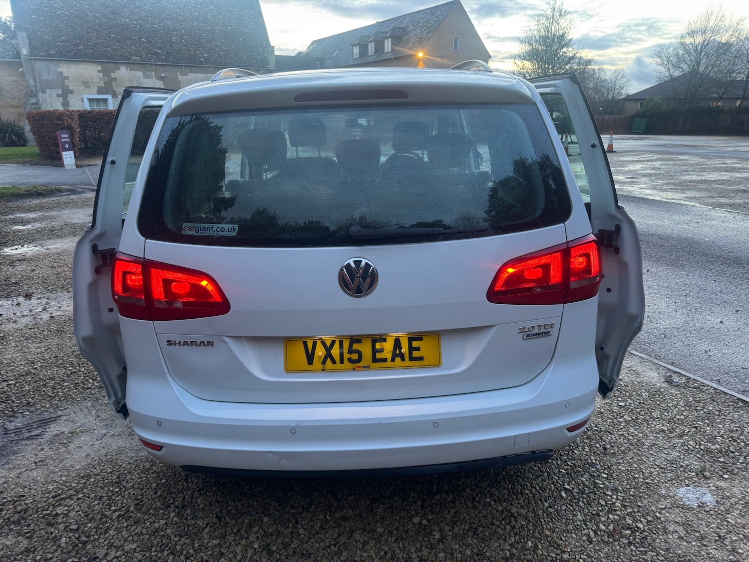 Used Volkswagen Sharan 2015 for sale - 77400178: Photo 24