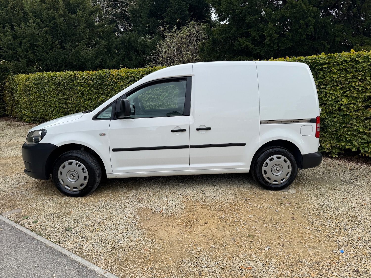 Used Volkswagen Caddy 2011 for sale - 76379002: Photo 2