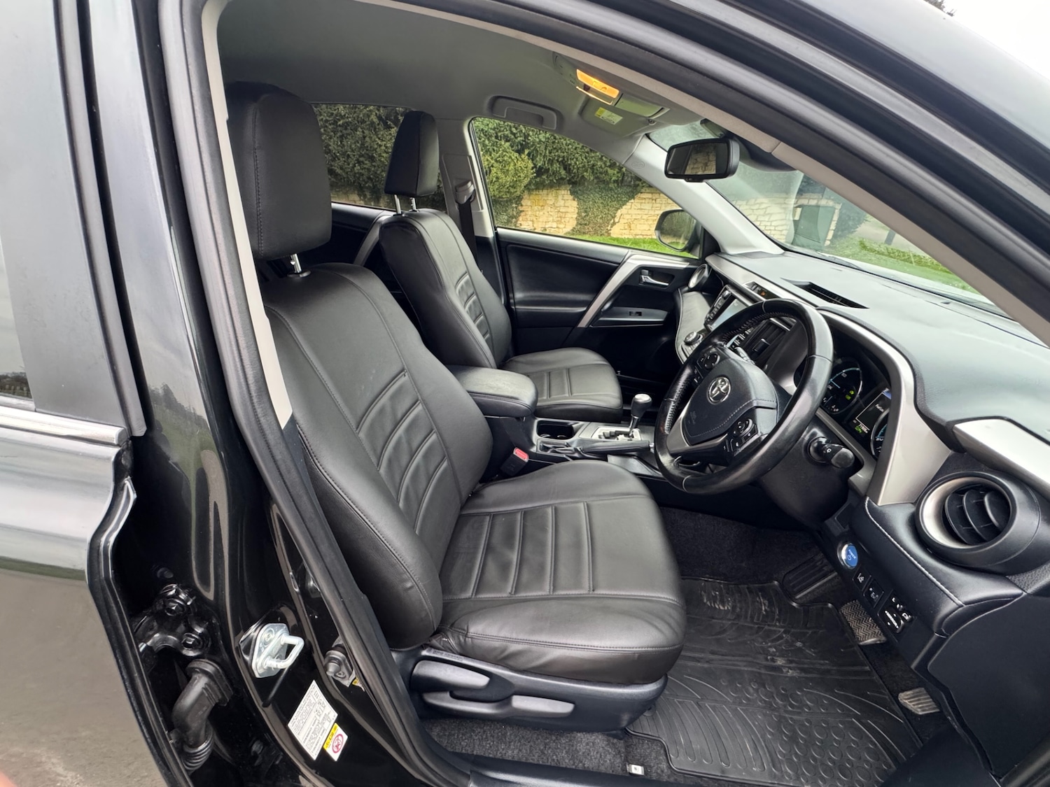 Used Toyota RAV4 2018 for sale - 77736169: Photo 14