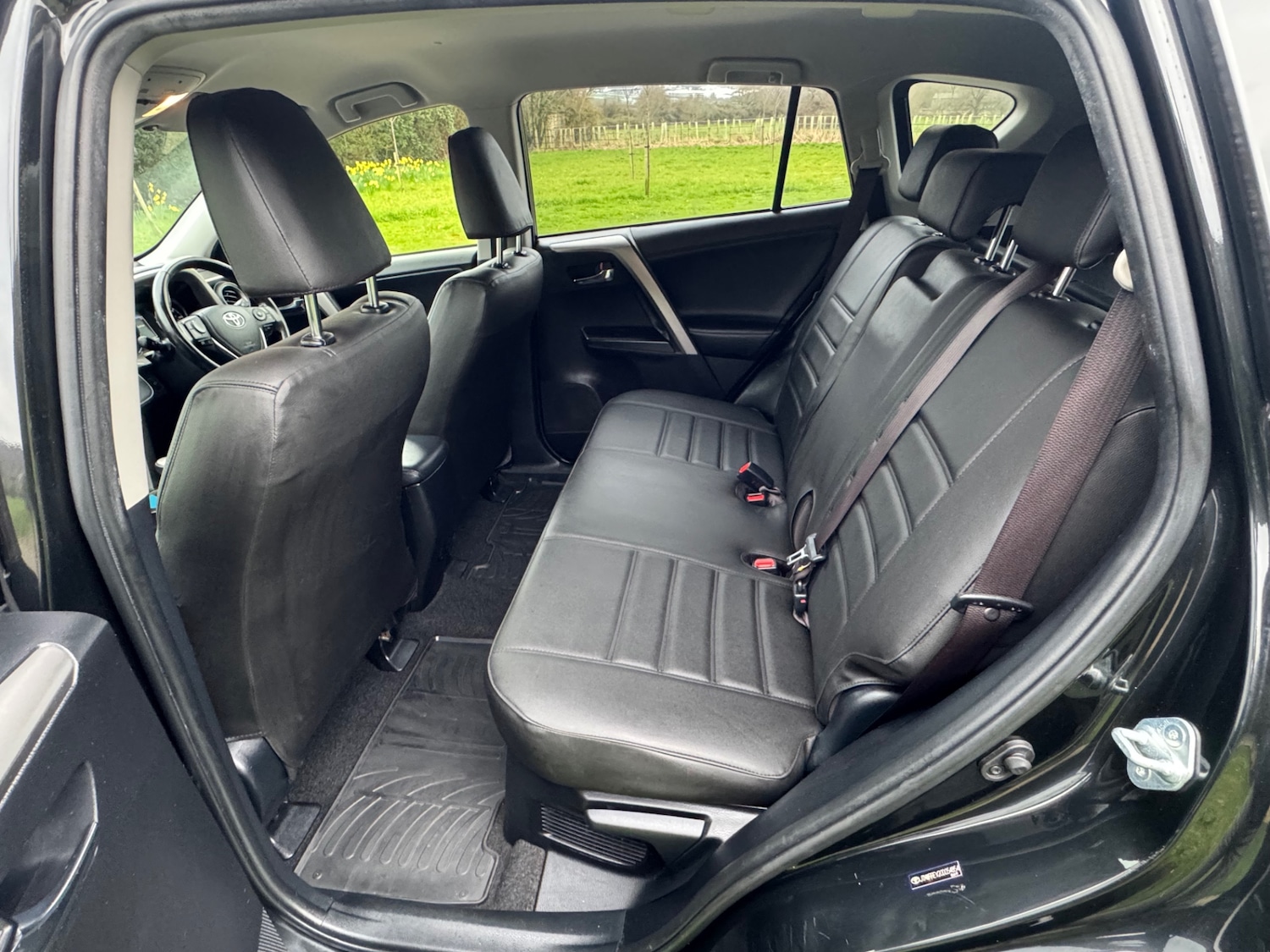 Used Toyota RAV4 2018 for sale - 77736169: Photo 18