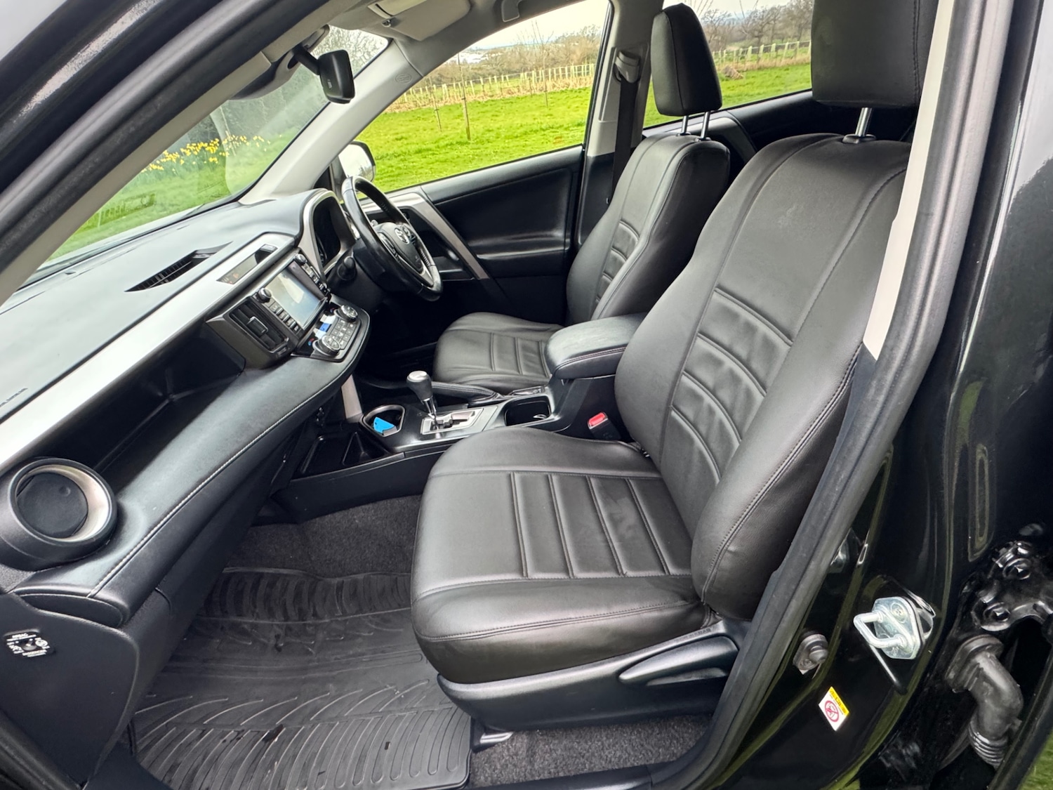 Used Toyota RAV4 2018 for sale - 77736169: Photo 19