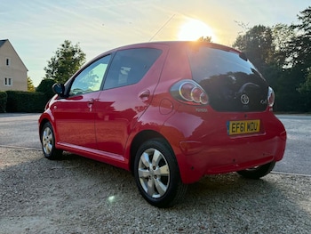Used Toyota AYGO 2011 for sale - 79526444: Photo