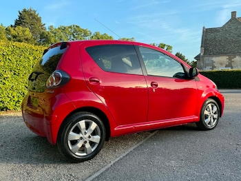 Used Toyota AYGO 2011 for sale - 79526444: Photo
