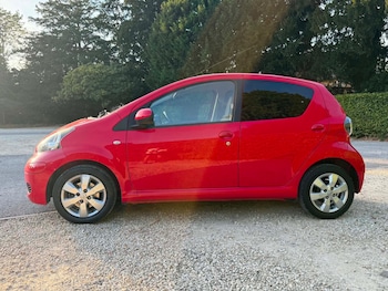 Used Toyota AYGO 2011 for sale - 79526444: Photo