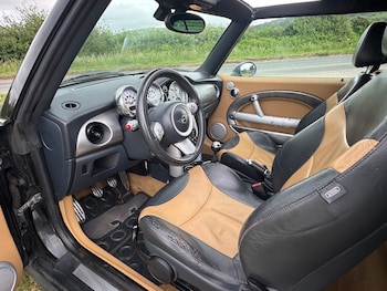 Used MINI Convertible 2005 for sale - 78770506: Photo