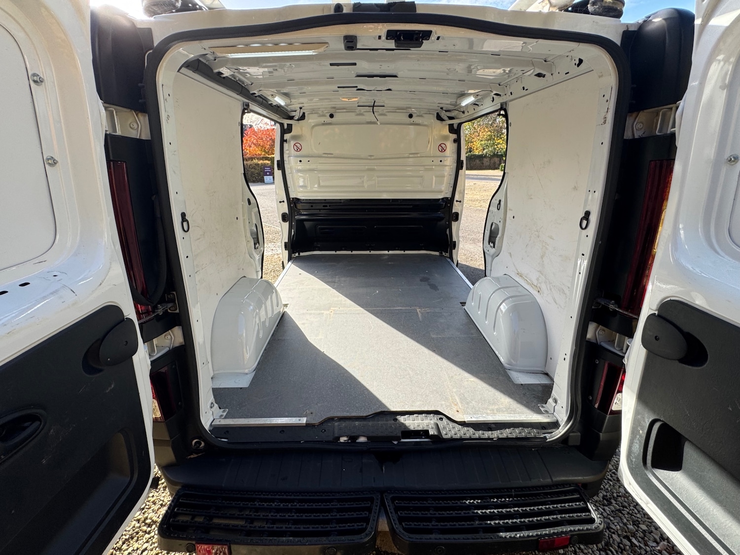 Used Vauxhall Vivaro 2018 for sale - 76440056: Photo 11